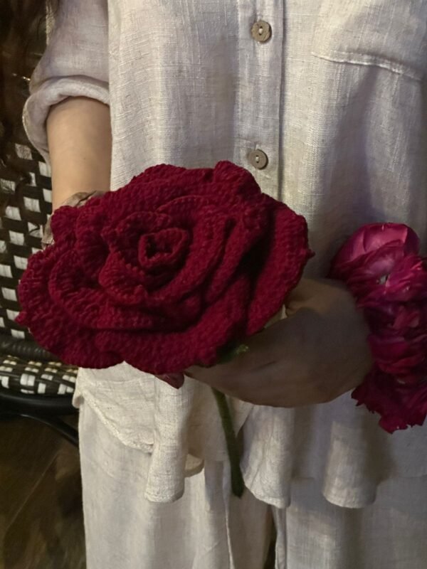 Mahira Khan Rose